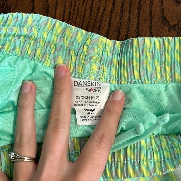 active shorts - Picture 2 of 4